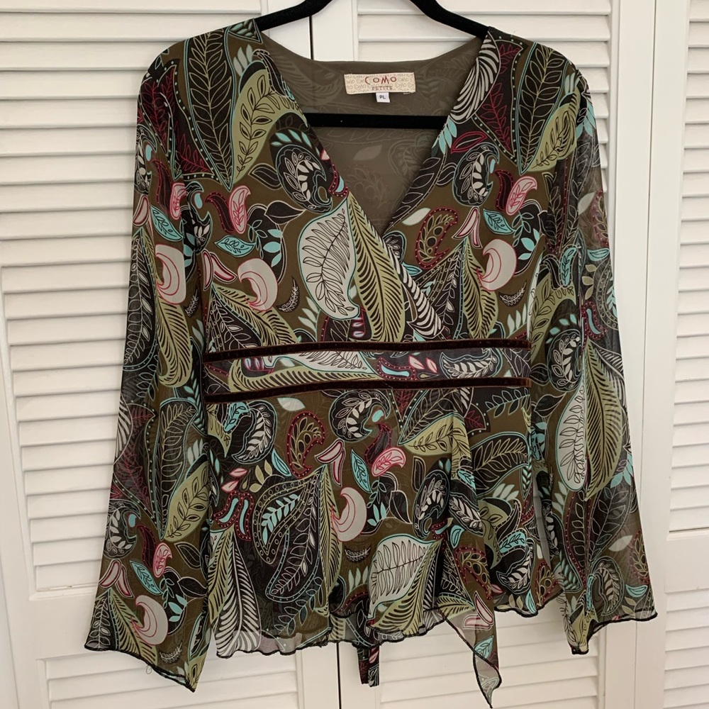 Sheer, lined body, Como petite LG, velvet trim at bodice, ties in back, med fit